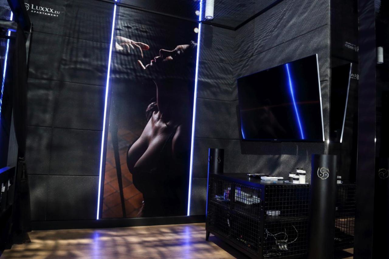 Bdsm Apartament Czestochowa Luxxx - Adults Only - Tylko Dla Doroslych Eksteriør billede